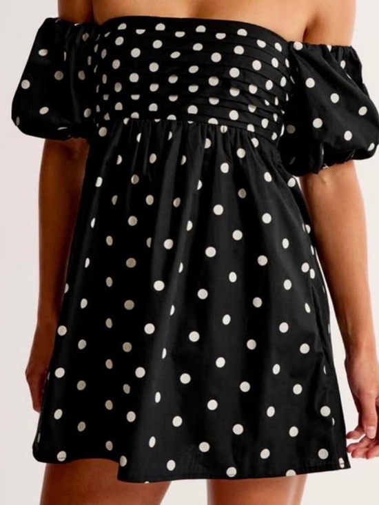 Abercrombie & Fitch Dresses & Skirts - Abercrombie & Fitch Black and White Polka Dot Off-Shoulder Mini Dress